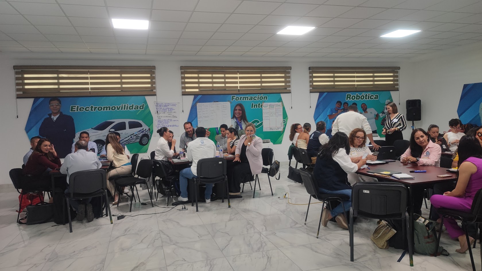 Taller de trabajo con supervisores y directores escolares en Silao, Guanajuato